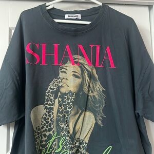 Daydreamer OS Shania T 💕 so comfy and just a classic!